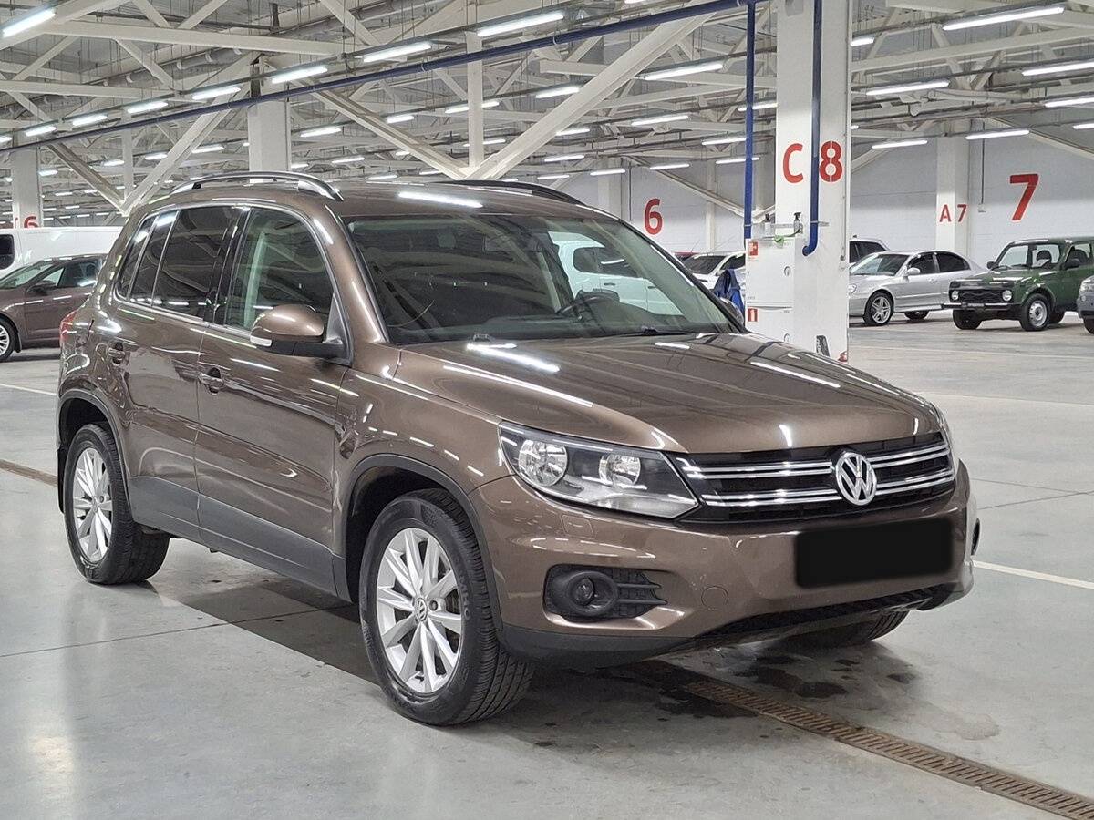 Volkswagen Tiguan б/у, 2015, Автоматическая. Фото: #2