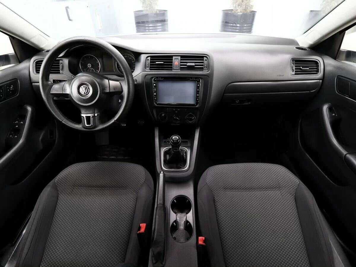 Volkswagen Jetta б/у, 2013, Механическая. Фото: #8