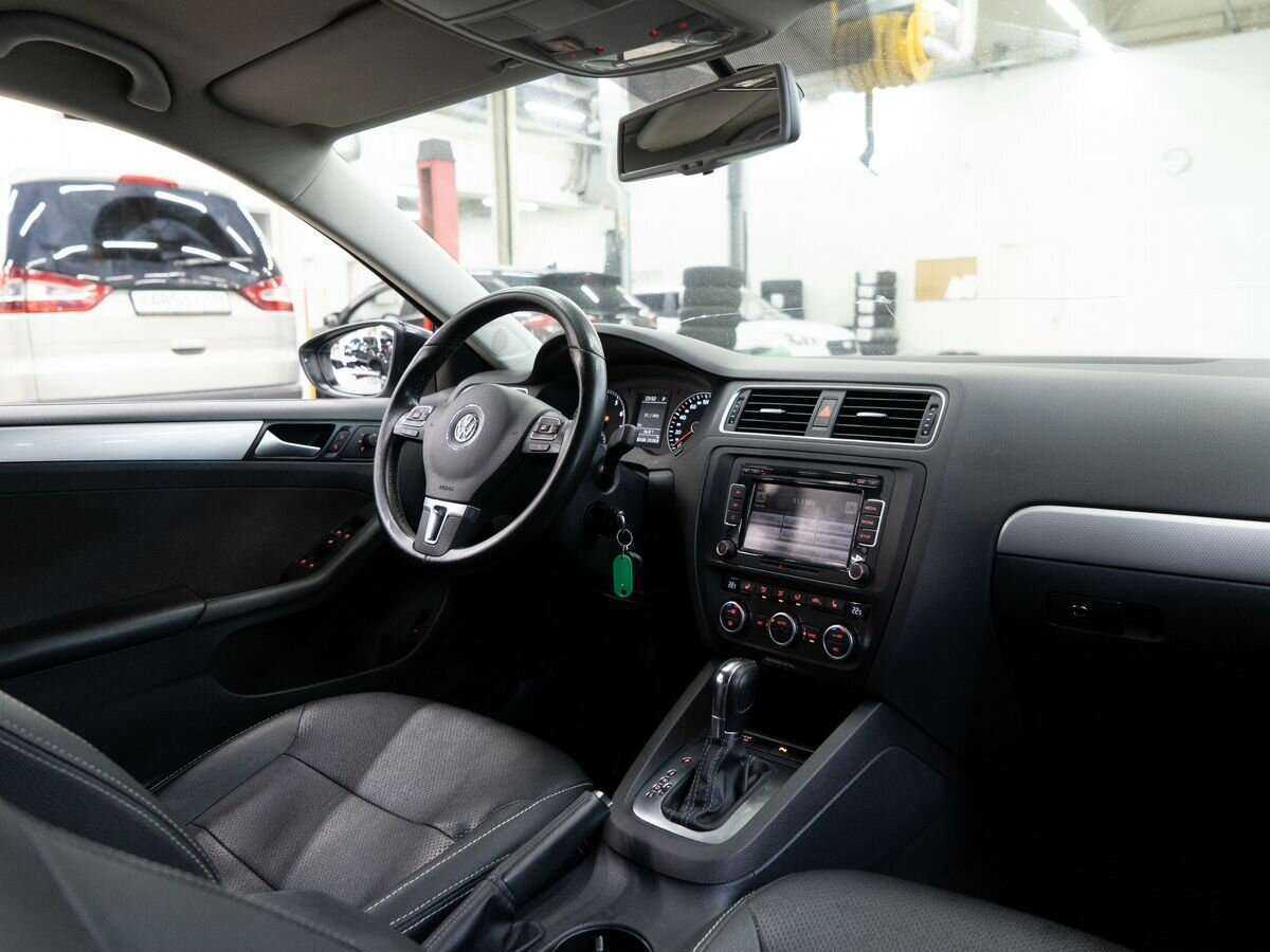 Volkswagen Jetta б/у, 2013, Автоматическая. Фото: #17