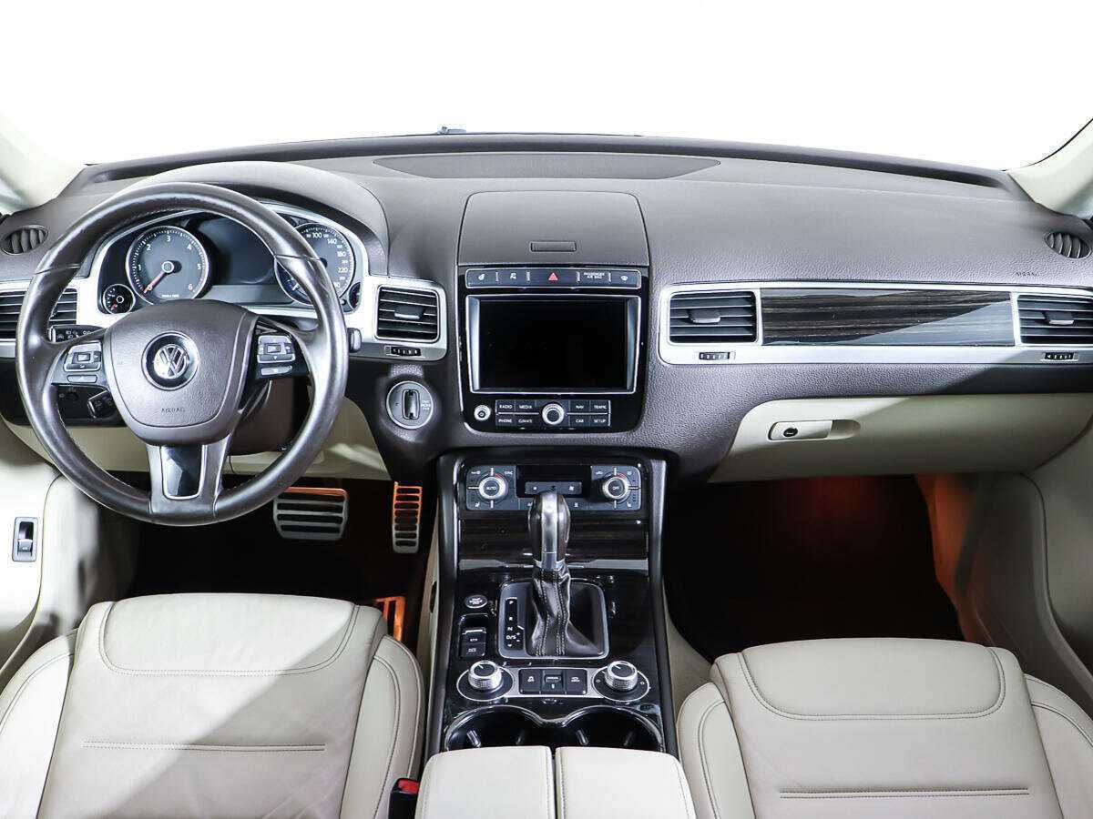Volkswagen Touareg б/у, 2014, Автоматическая. Фото: #10