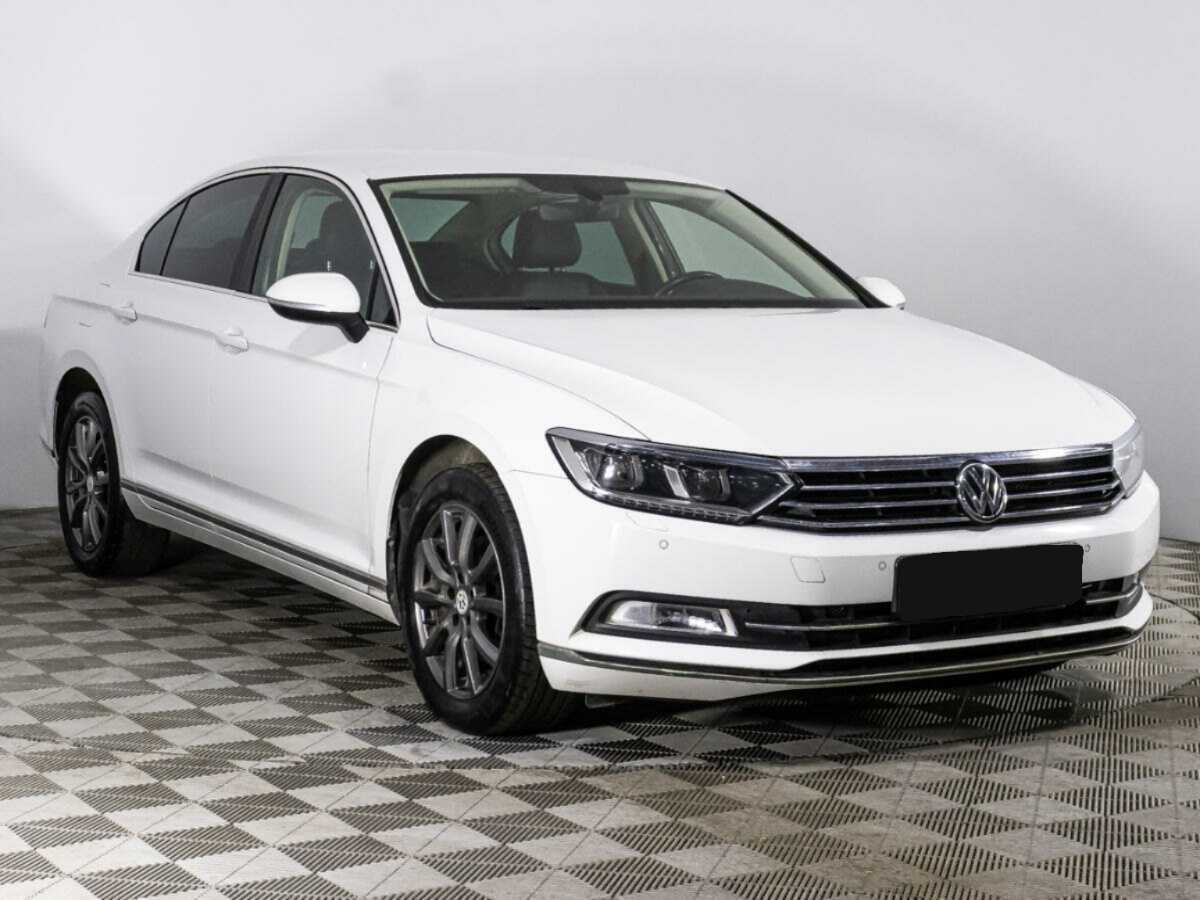 Volkswagen Passat б/у, 2017, Роботизированная. Фото: #2
