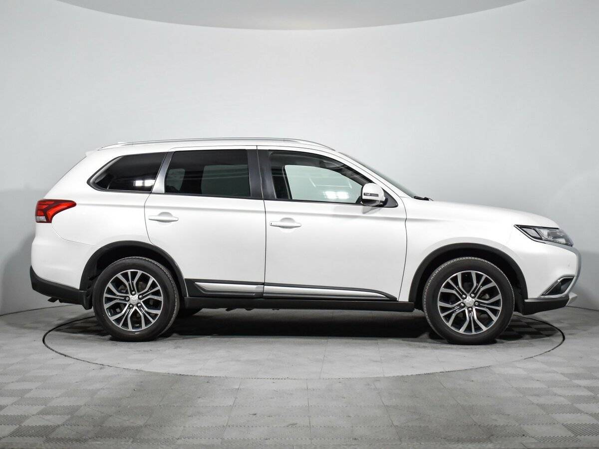 Mitsubishi Outlander б/у, 2018, Вариатор. Фото: #3