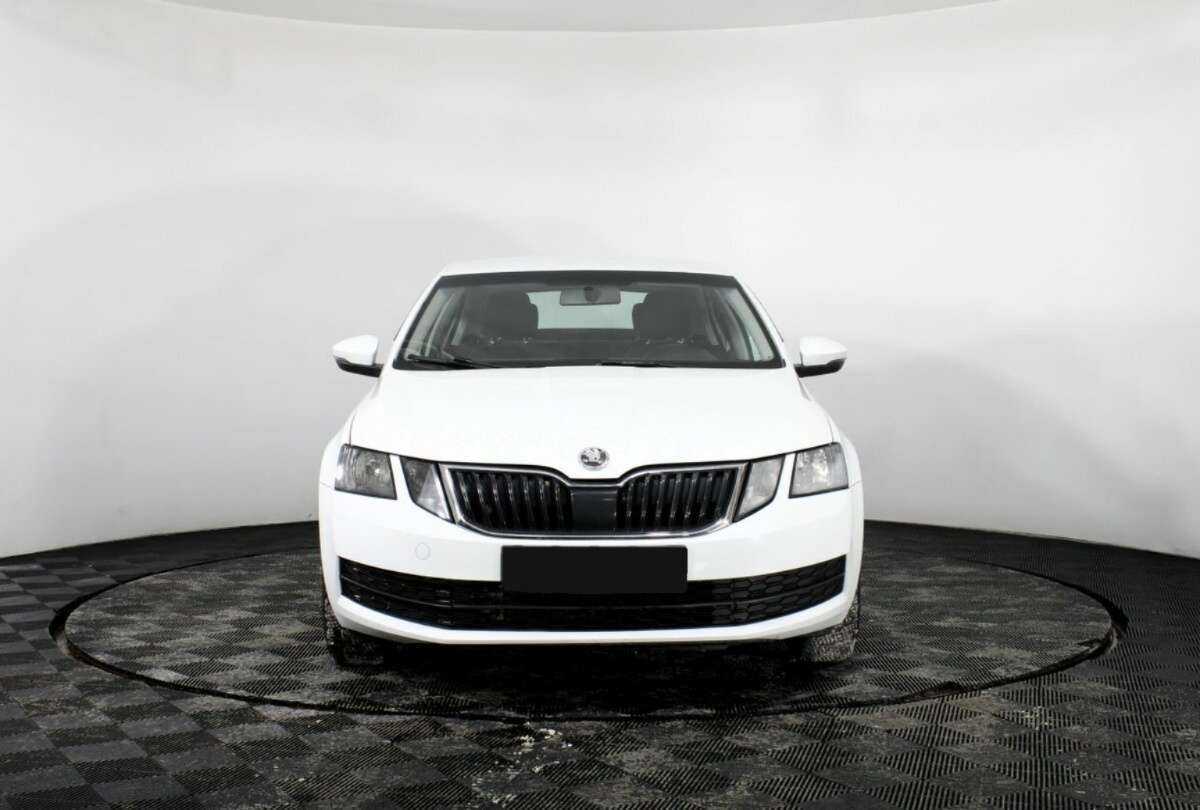 Skoda Octavia б/у, 2017, Автоматическая. Фото: #1