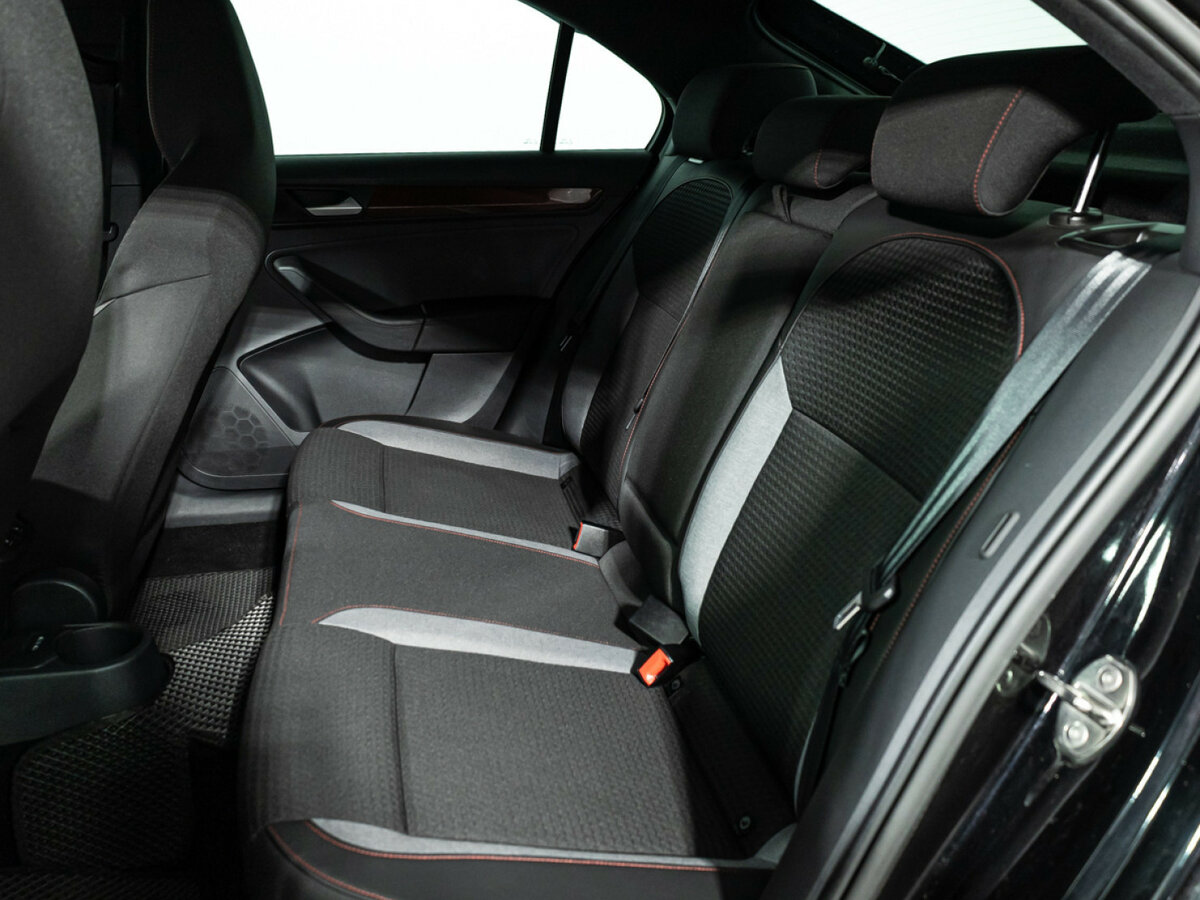 Volkswagen Polo б/у, 2021, Механическая. Фото: #9