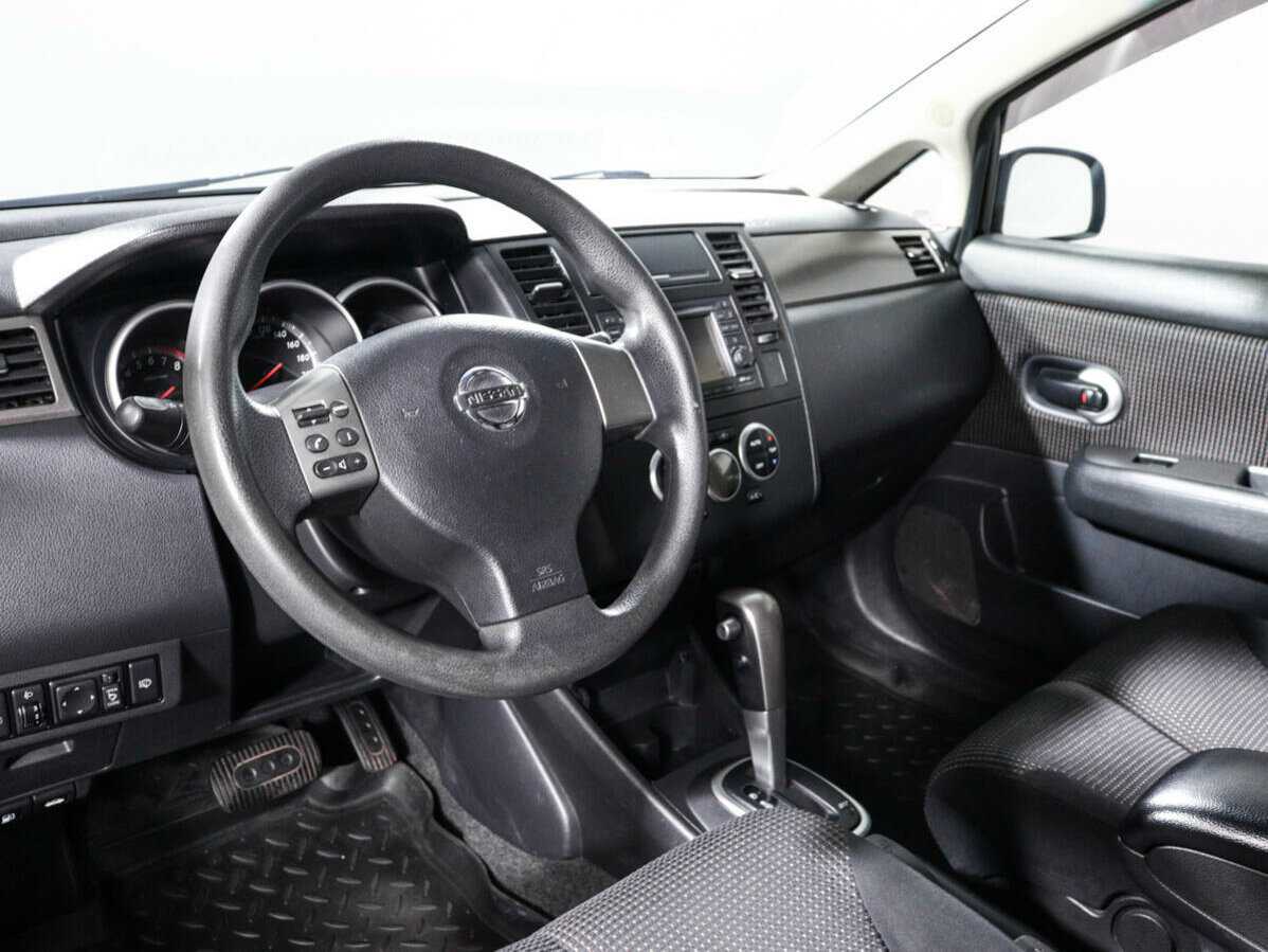 Nissan Tiida б/у, 2013, Автоматическая. Фото: #11