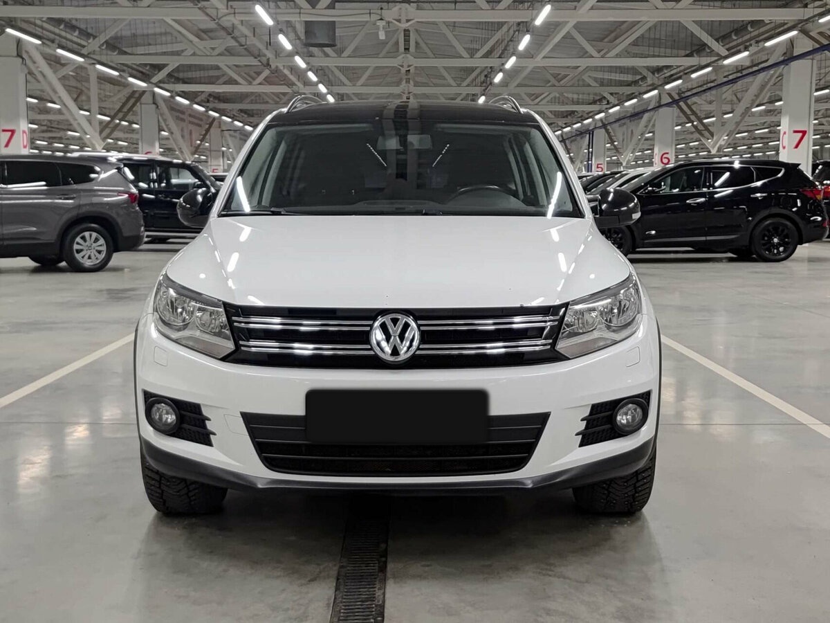 Volkswagen Tiguan б/у, 2016, Автоматическая. Фото: #1