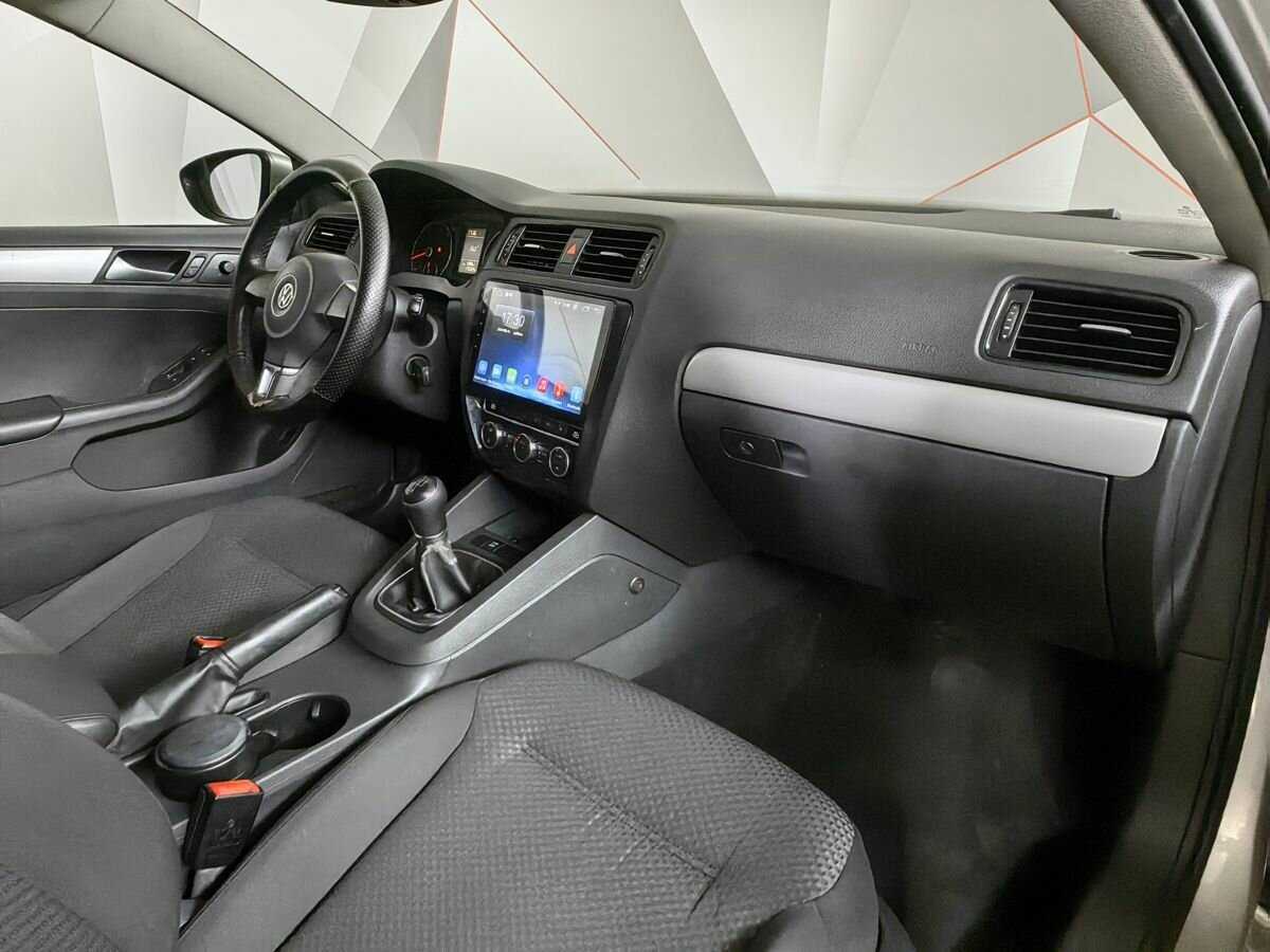 Volkswagen Jetta б/у, 2012, Механическая. Фото: #8