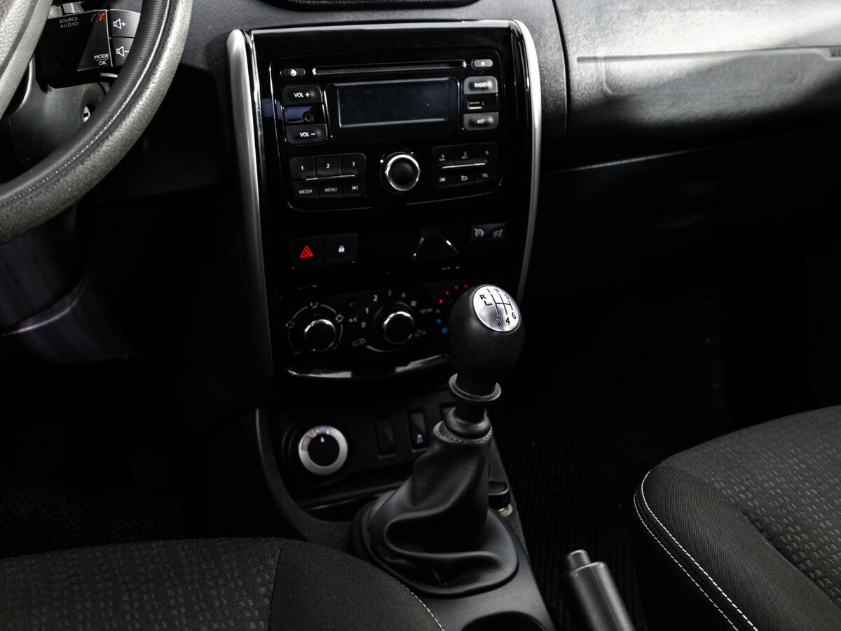 Nissan Terrano б/у, 2018, Механическая. Фото: #8