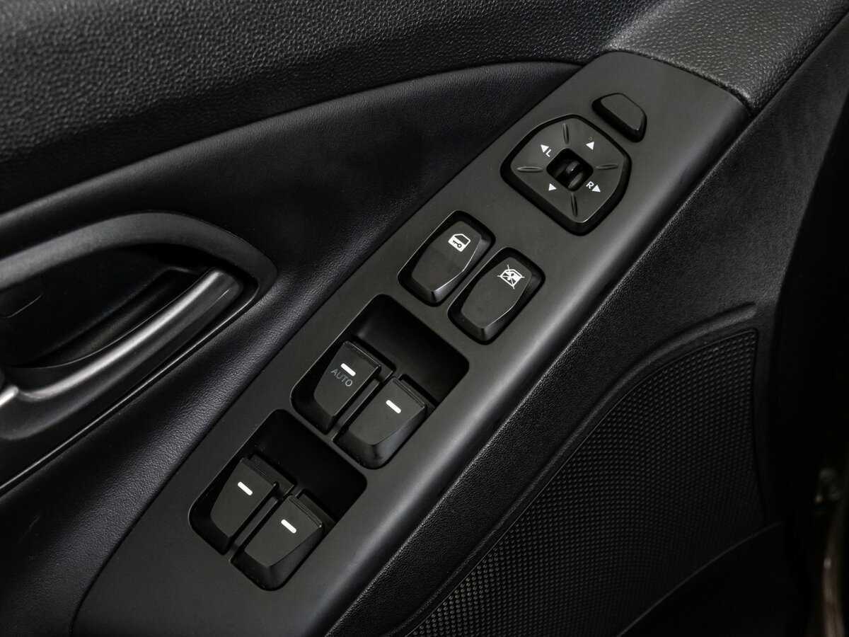 Hyundai ix35 б/у, 2015, Автоматическая. Фото: #15