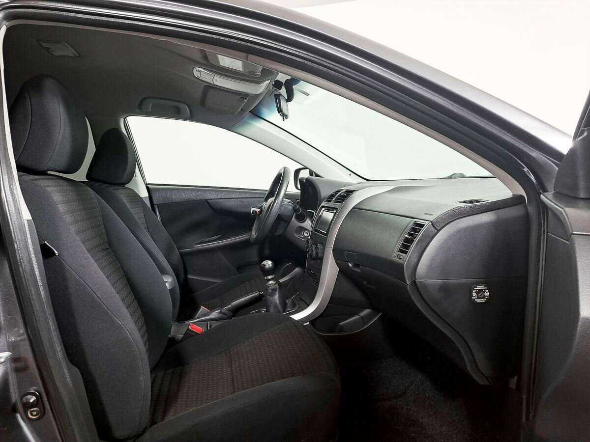 Toyota Corolla б/у, 2012, Механическая. Фото: #8
