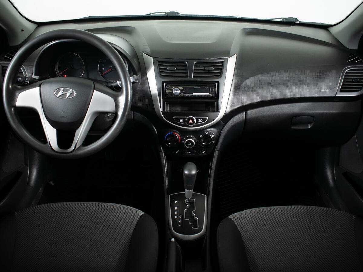 Hyundai Solaris б/у, 2013, Автоматическая. Фото: #11