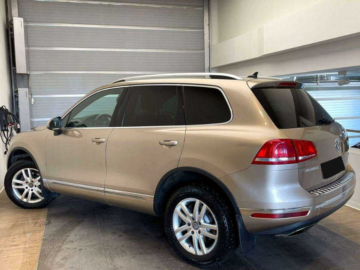 Volkswagen Touareg б/у, 2015, Автоматическая. Фото: #4