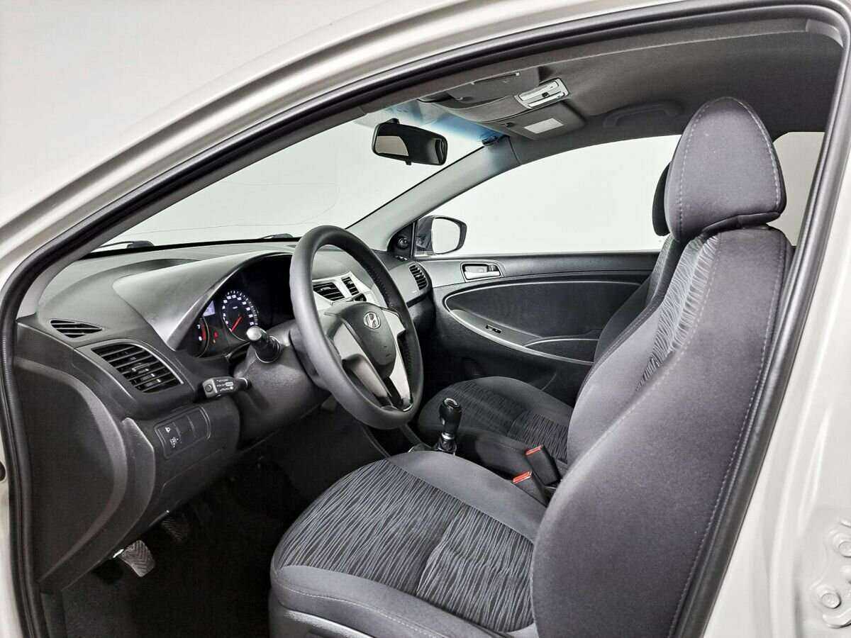 Hyundai Solaris б/у, 2015, Механическая. Фото: #10