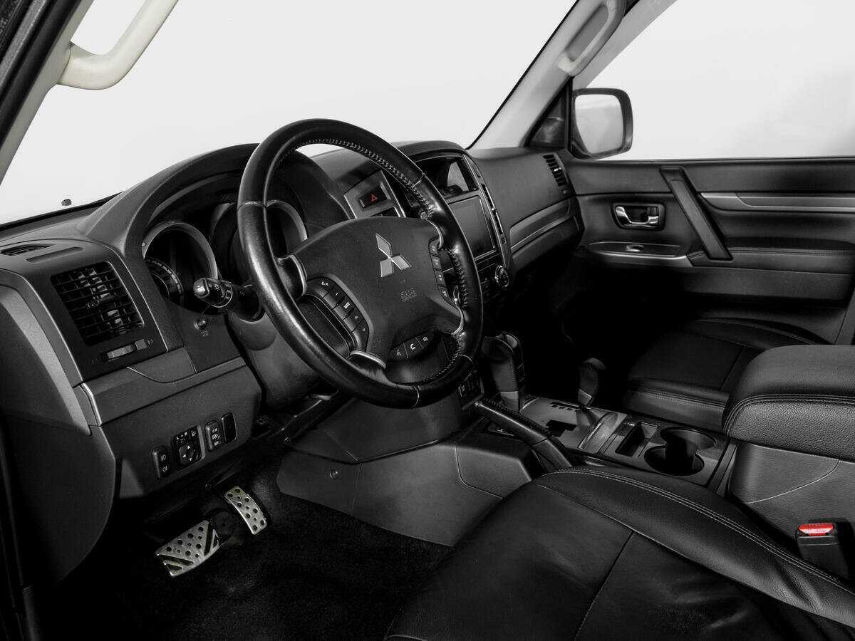 Mitsubishi Pajero б/у, 2017, Автоматическая. Фото: #14