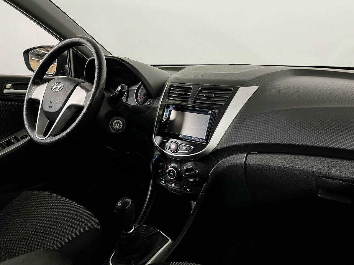 Hyundai Solaris б/у, 2012, Механическая. Фото: #8
