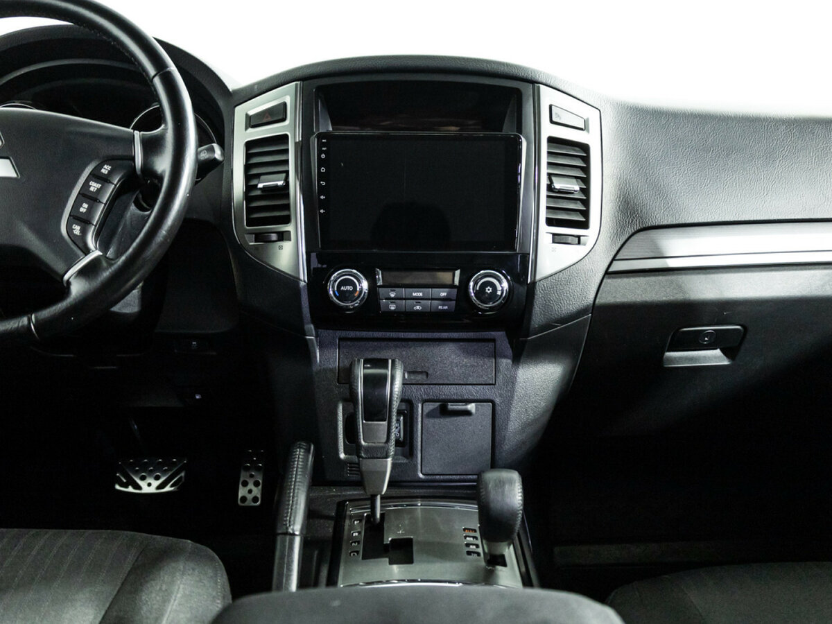 Mitsubishi Pajero б/у, 2015, Автоматическая. Фото: #12