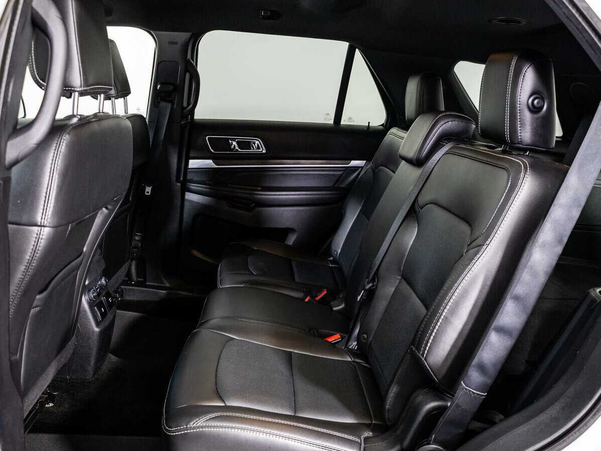 Ford Explorer б/у, 2018, Автоматическая. Фото: #7