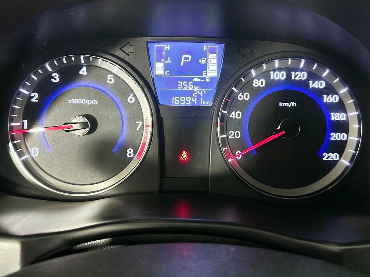Hyundai Solaris б/у, 2015, Автоматическая. Фото: #10