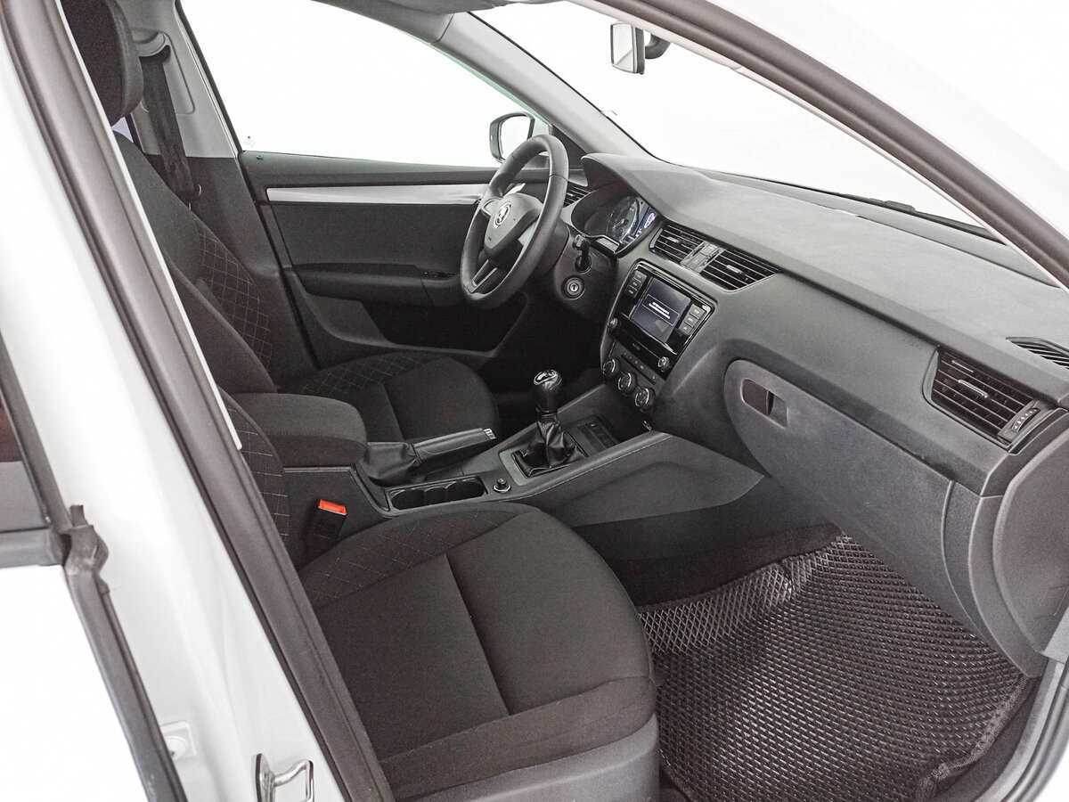 Skoda Octavia б/у, 2019, Механическая. Фото: #8