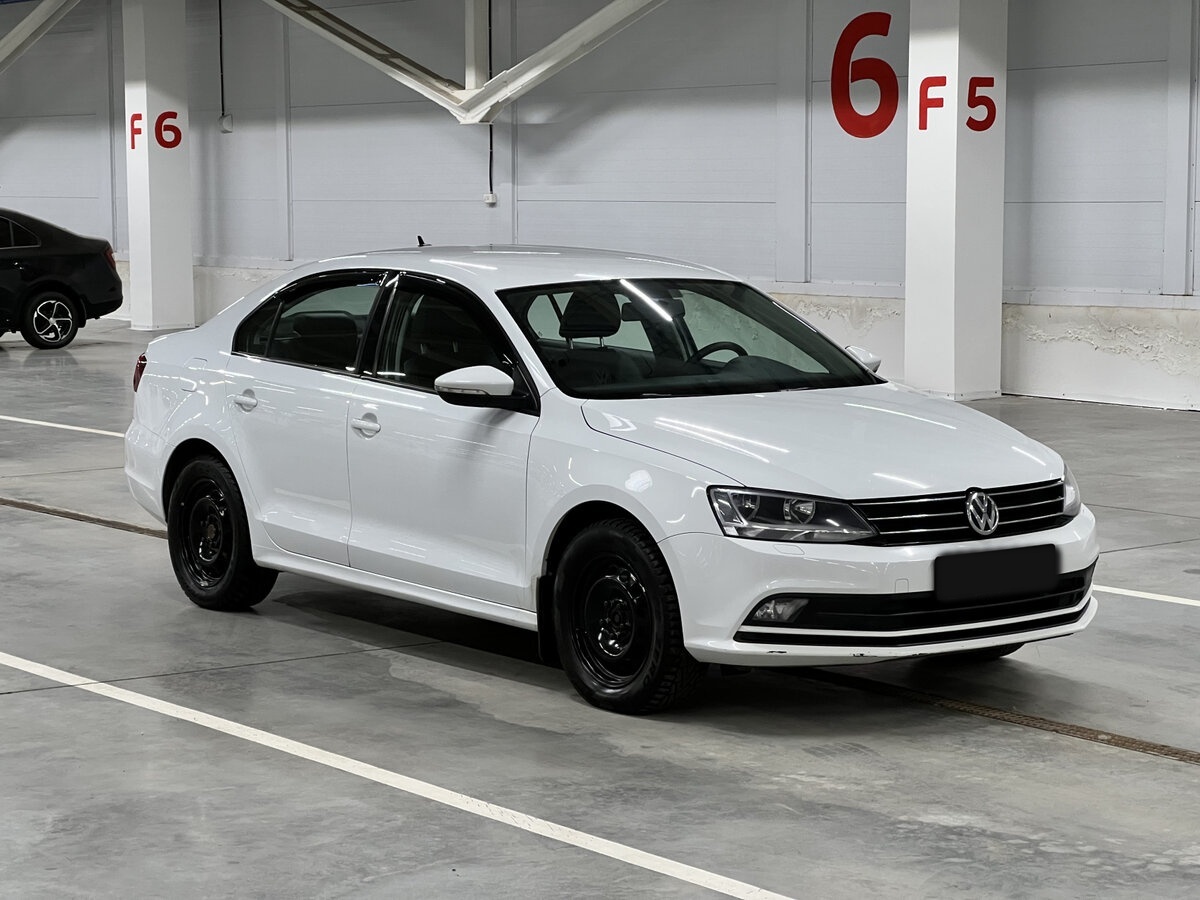 Volkswagen Jetta б/у, 2016, Механическая. Фото: #2