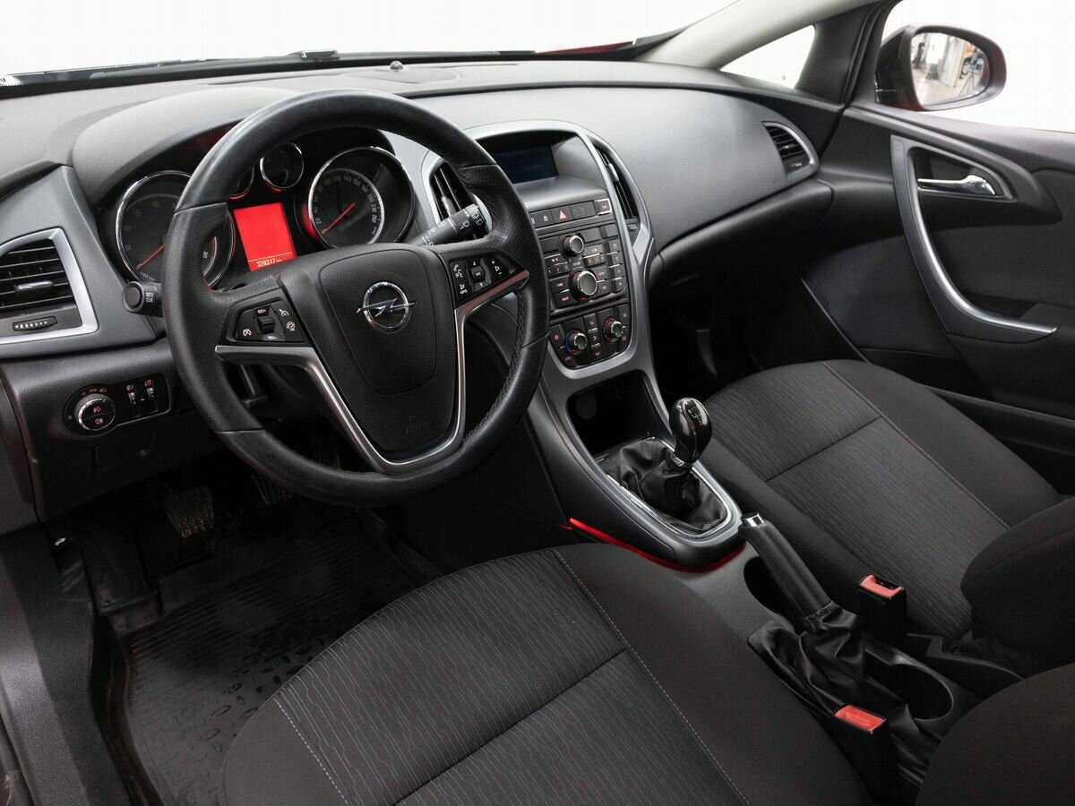 Opel Astra б/у, 2012, Механическая. Фото: #8