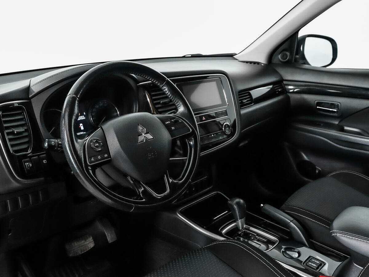 Mitsubishi Outlander б/у, 2020, Вариатор. Фото: #8