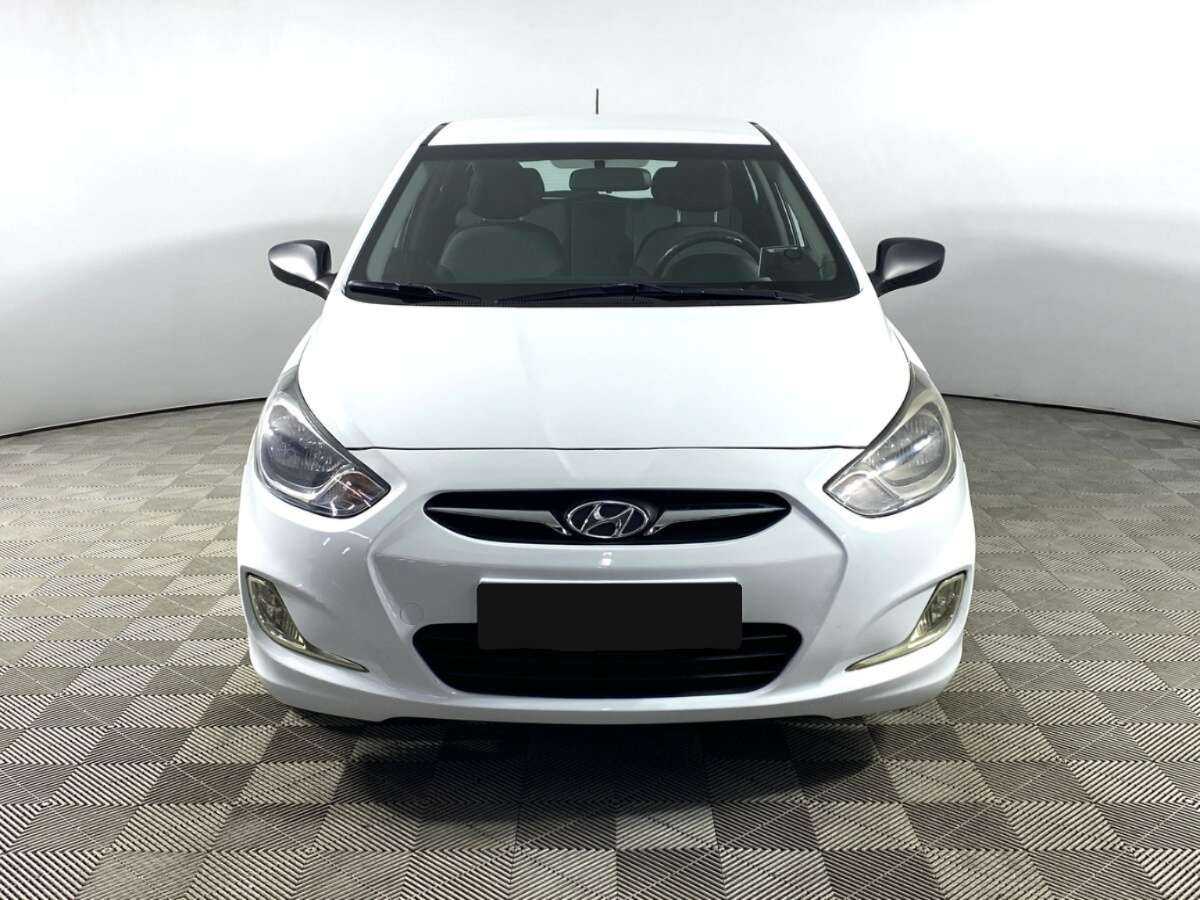 Hyundai Solaris б/у, 2014, Автоматическая. Фото: #1