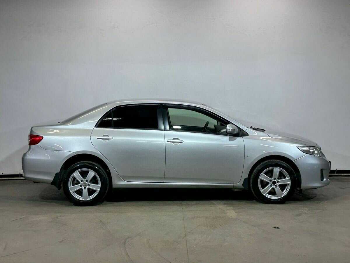 Toyota Corolla б/у, 2012, Автоматическая. Фото: #3
