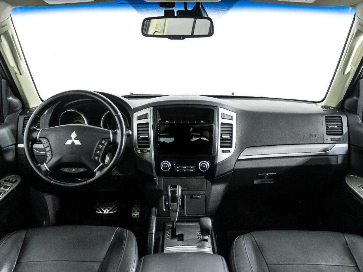 Mitsubishi Pajero б/у, 2015, Автоматическая. Фото: #12