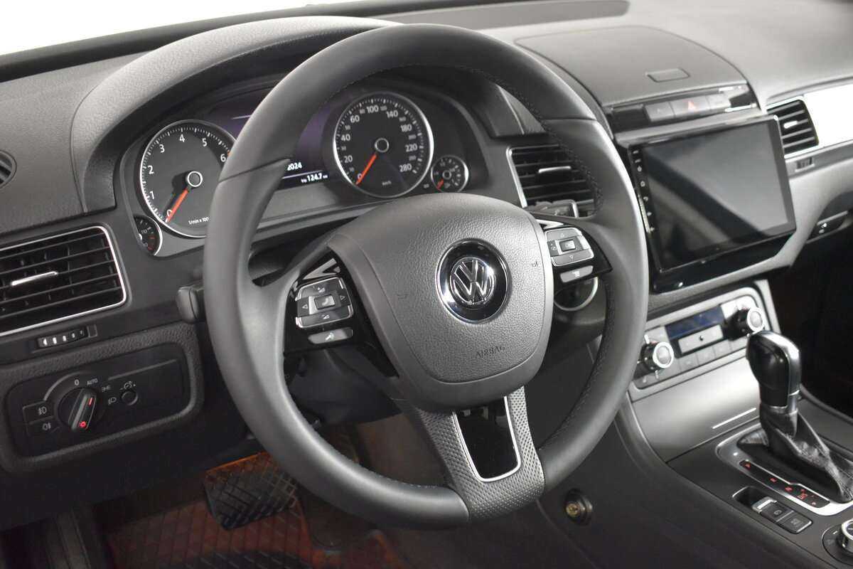 Volkswagen Touareg б/у, 2013, Автоматическая. Фото: #11