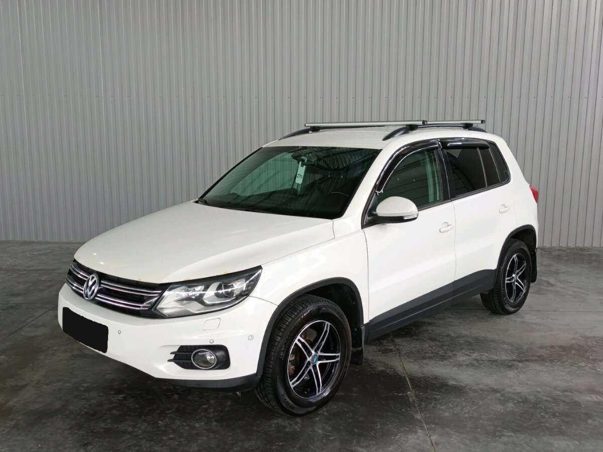 Volkswagen Tiguan б/у, 2013, Автоматическая. Фото: #0