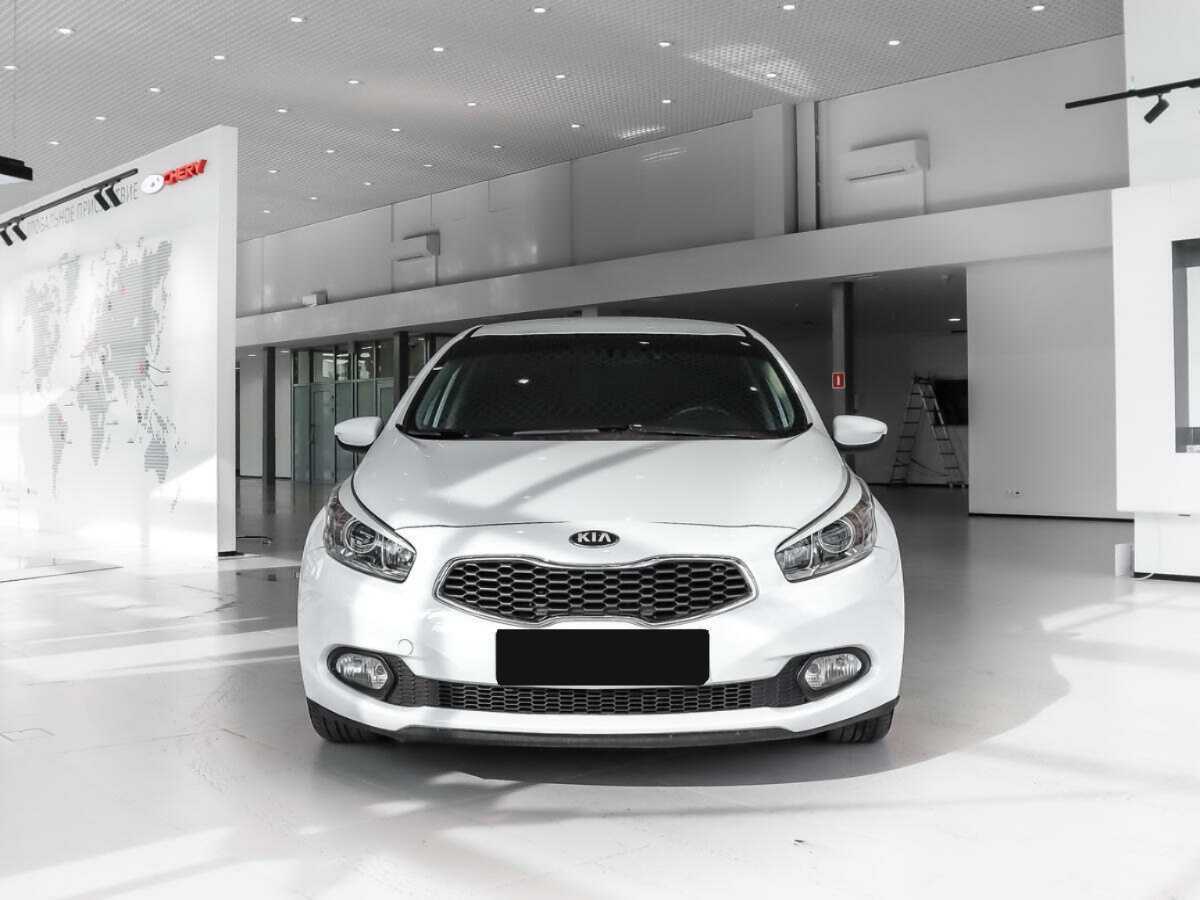 Kia Ceed б/у, 2013, Автоматическая. Фото: #1
