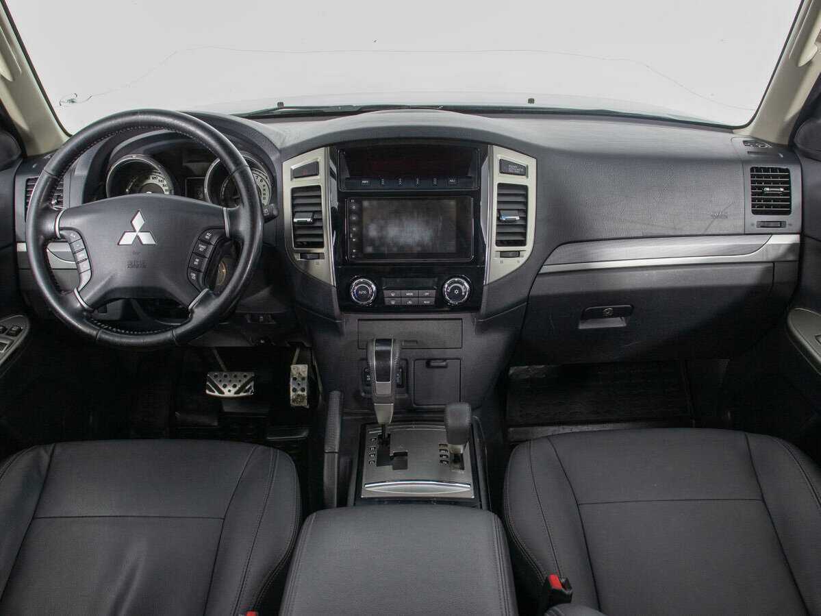 Mitsubishi Pajero б/у, 2017, Автоматическая. Фото: #15