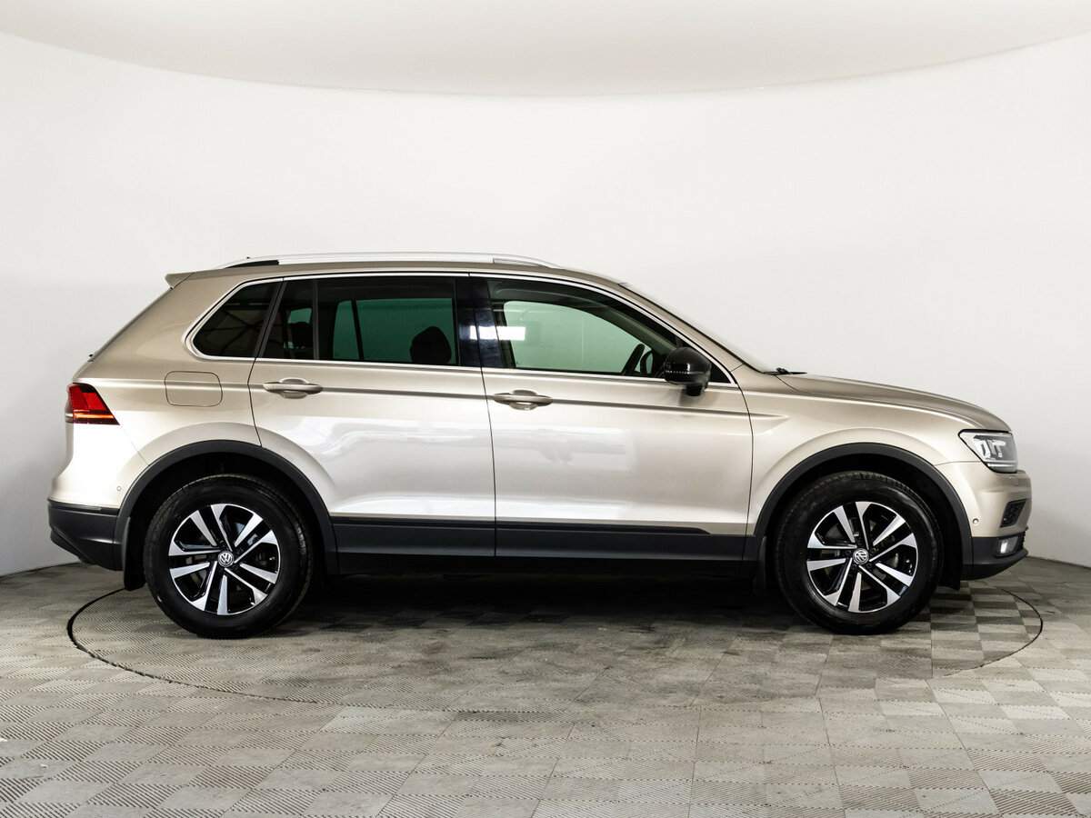 Volkswagen Tiguan б/у, 2019, Роботизированная. Фото: #3