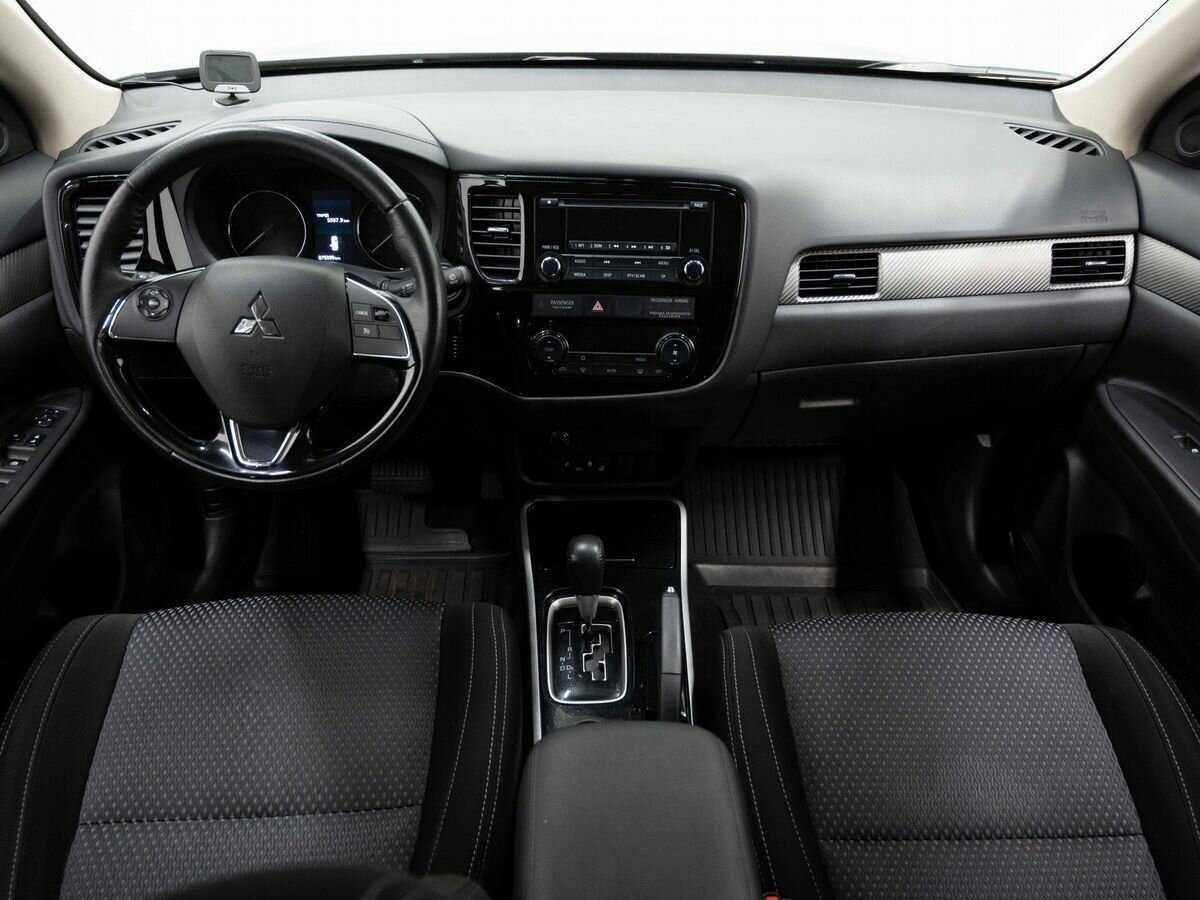 Mitsubishi Outlander б/у, 2018, Вариатор. Фото: #12