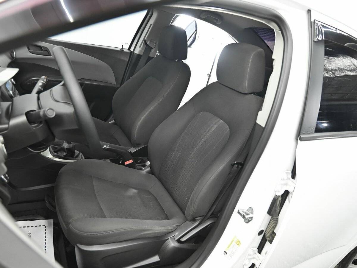 Chevrolet Aveo б/у, 2012, Механическая. Фото: #4