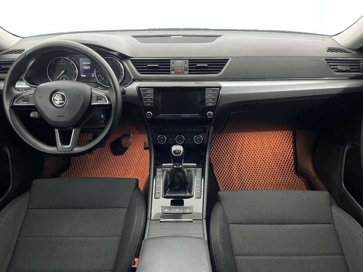 Skoda Superb б/у, 2016, Механическая. Фото: #5