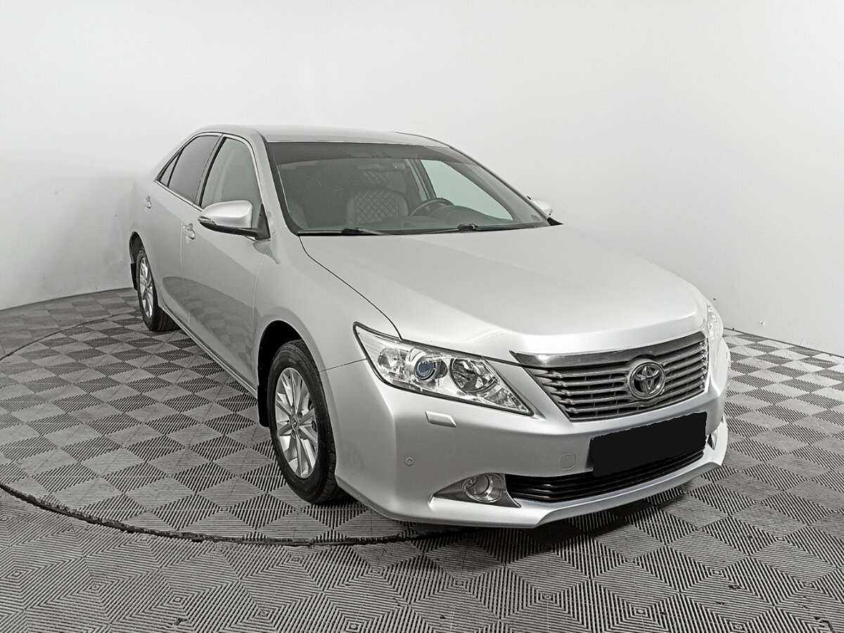 Toyota Camry б/у, 2014, Автоматическая. Фото: #2