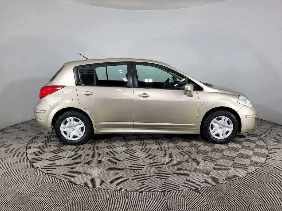 Nissan Tiida б/у, 2013, Механическая. Фото: #3
