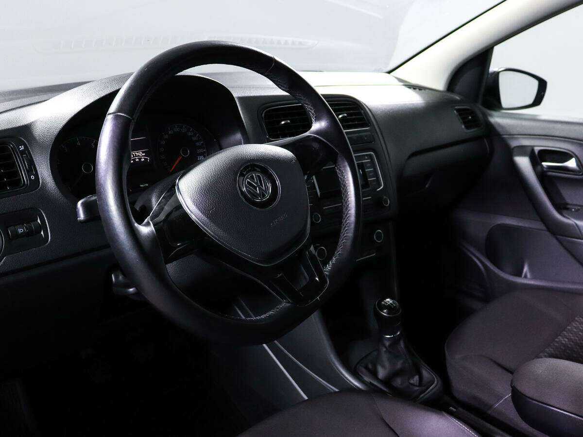 Volkswagen Polo б/у, 2016, Механическая. Фото: #10