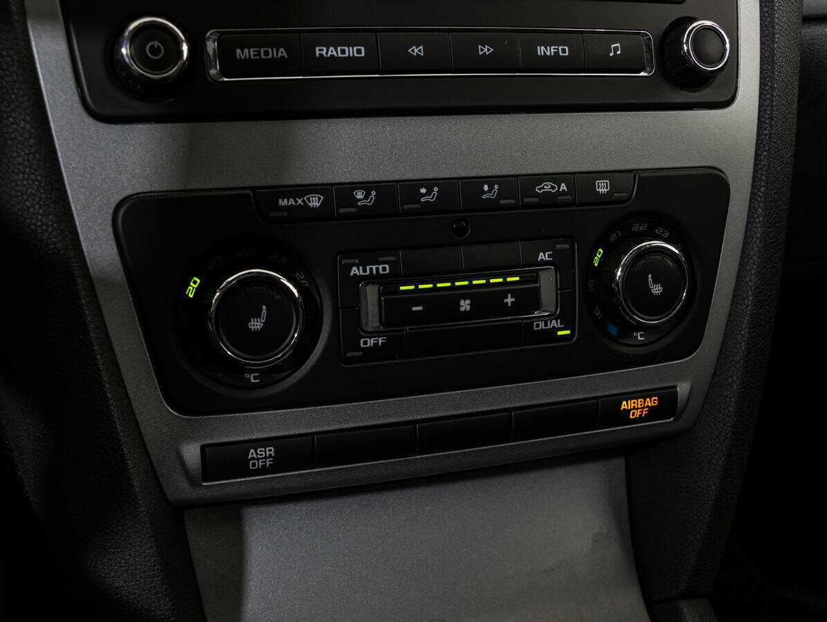 Skoda Octavia б/у, 2013, Механическая. Фото: #10