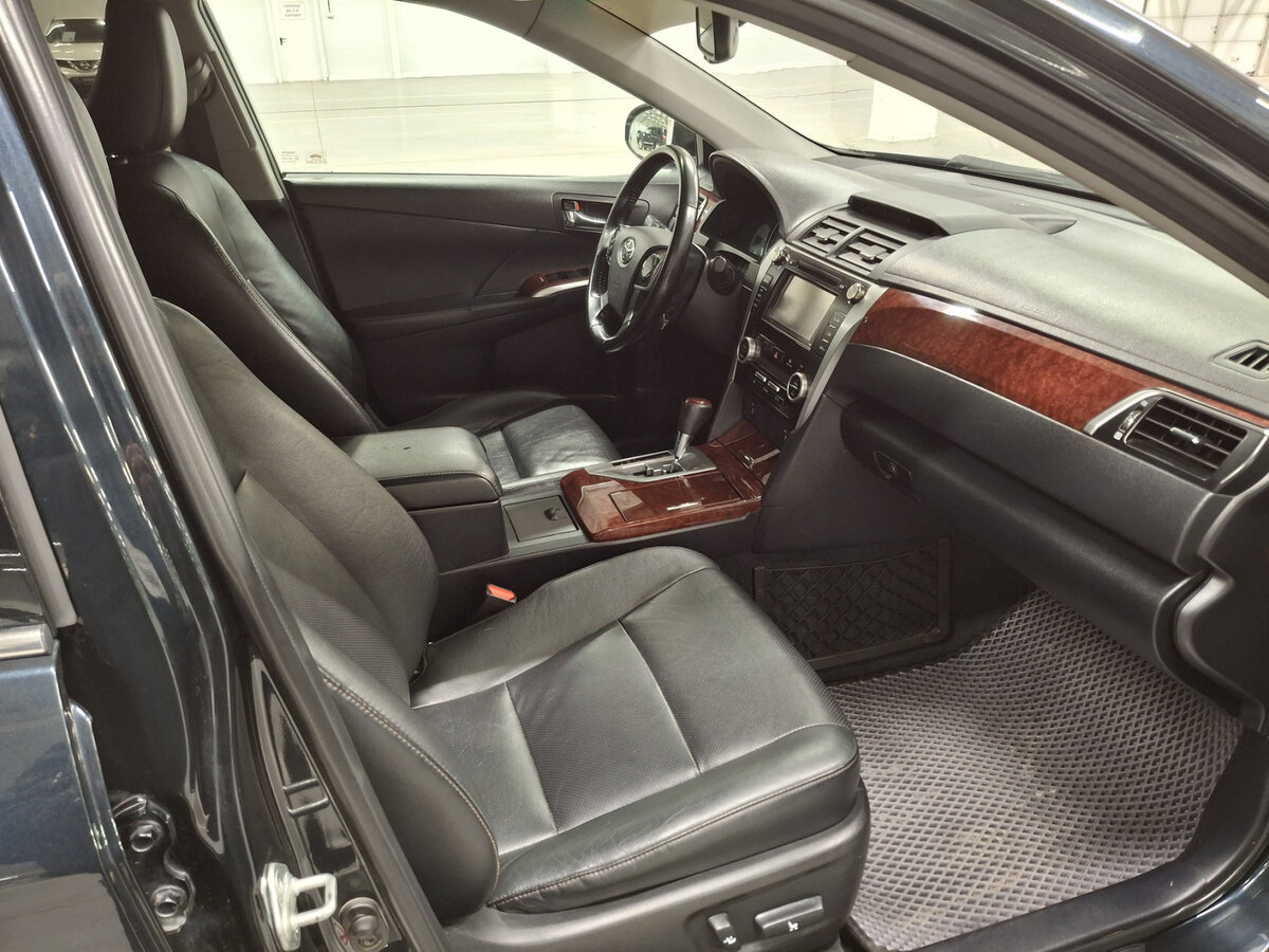 Toyota Camry б/у, 2014, Автоматическая. Фото: #14