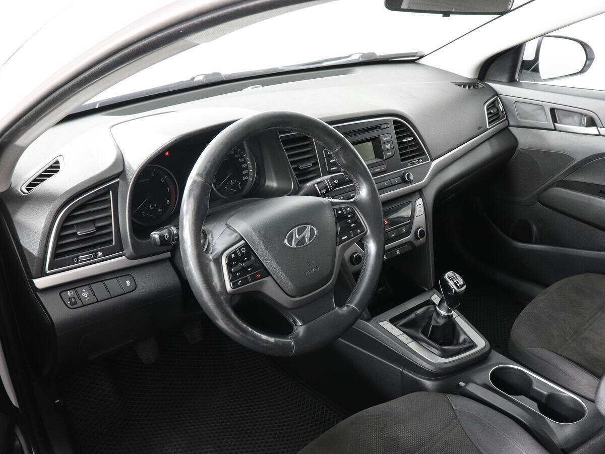 Hyundai Elantra б/у, 2018, Механическая. Фото: #3