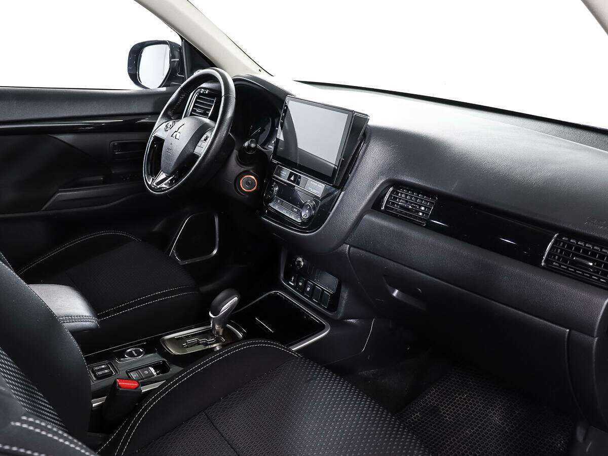 Mitsubishi Outlander б/у, 2018, Вариатор. Фото: #8
