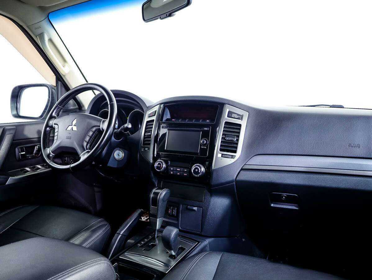 Mitsubishi Pajero б/у, 2014, Автоматическая. Фото: #7