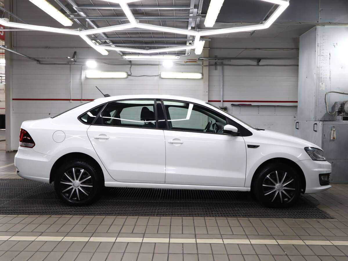 Volkswagen Polo б/у, 2019, Автоматическая. Фото: #2