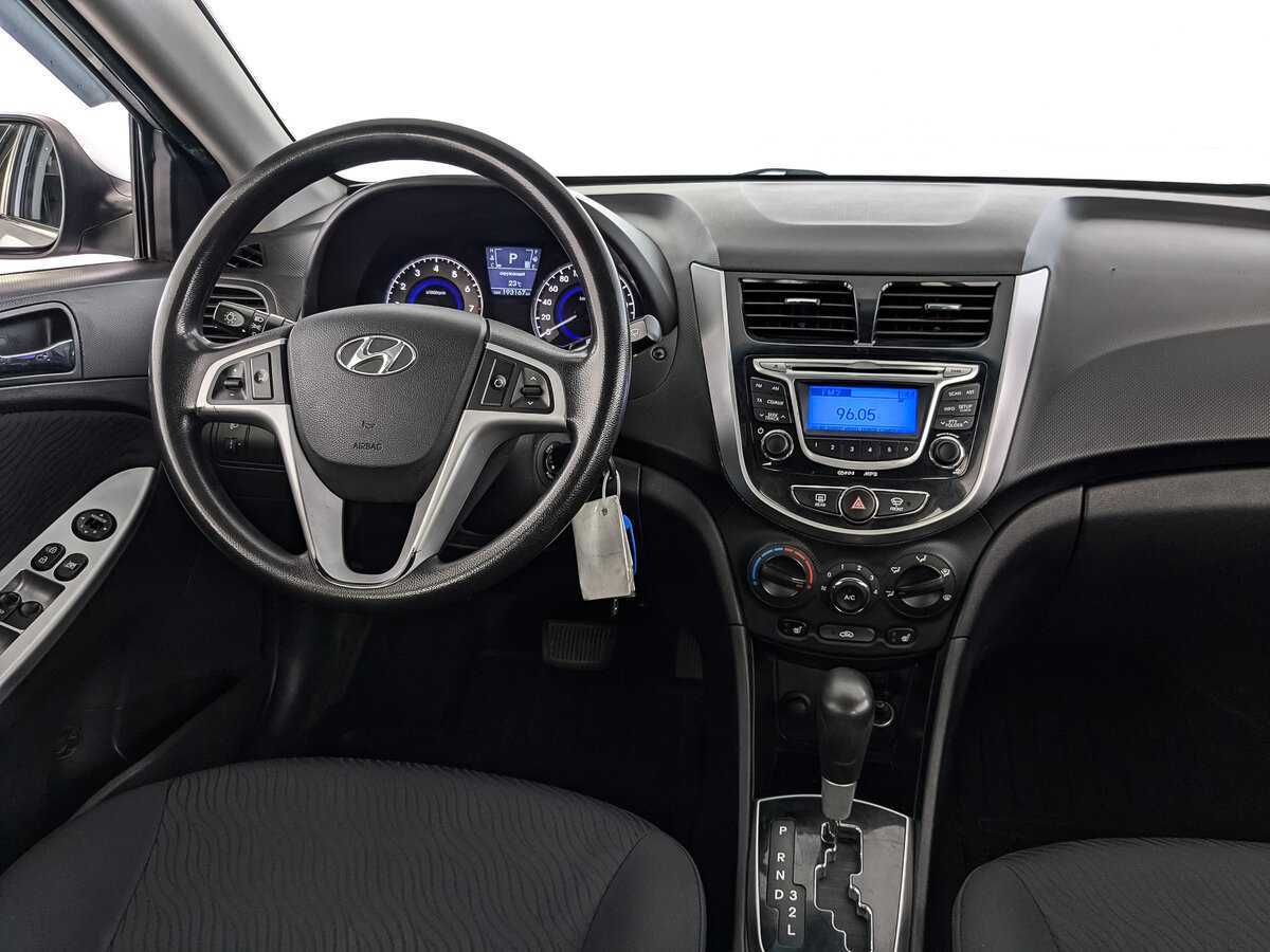 Hyundai Solaris б/у, 2012, Автоматическая. Фото: #16