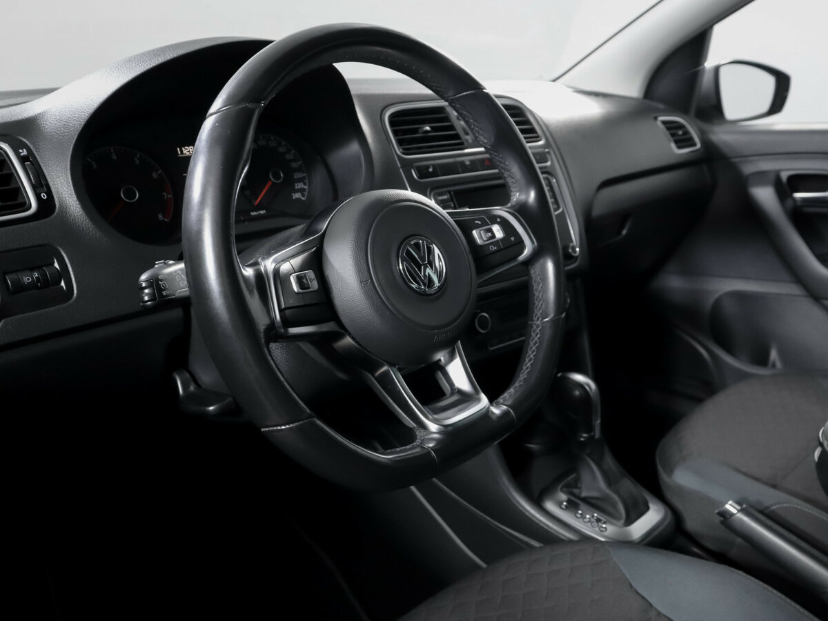 Volkswagen Polo б/у, 2019, Автоматическая. Фото: #10