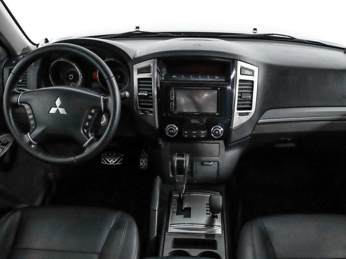 Mitsubishi Pajero б/у, 2015, Автоматическая. Фото: #12