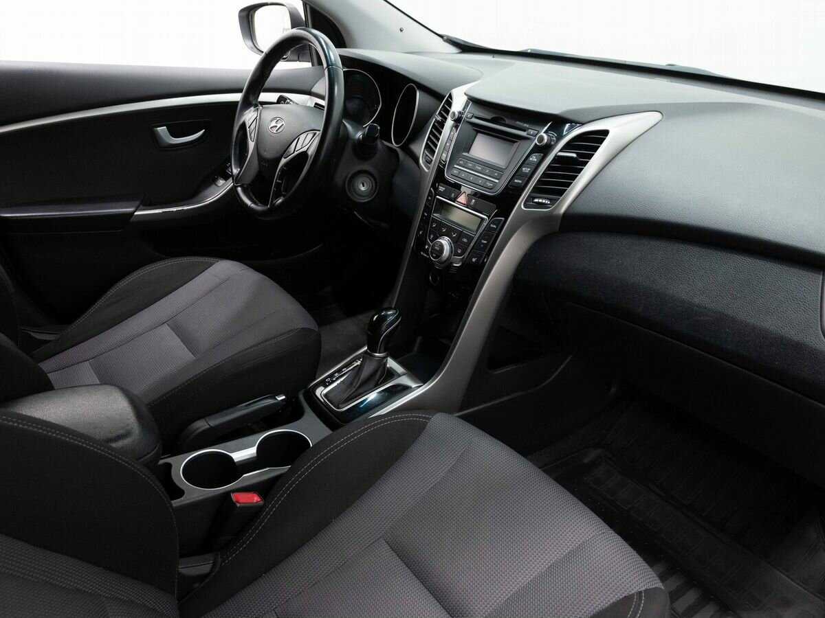Hyundai i30 б/у, 2013, Автоматическая. Фото: #10